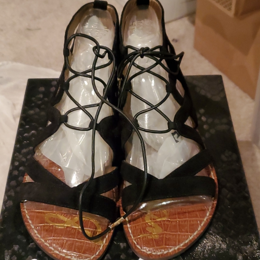 SAM EDELMAN BLK TIE UP SANDAL 6M